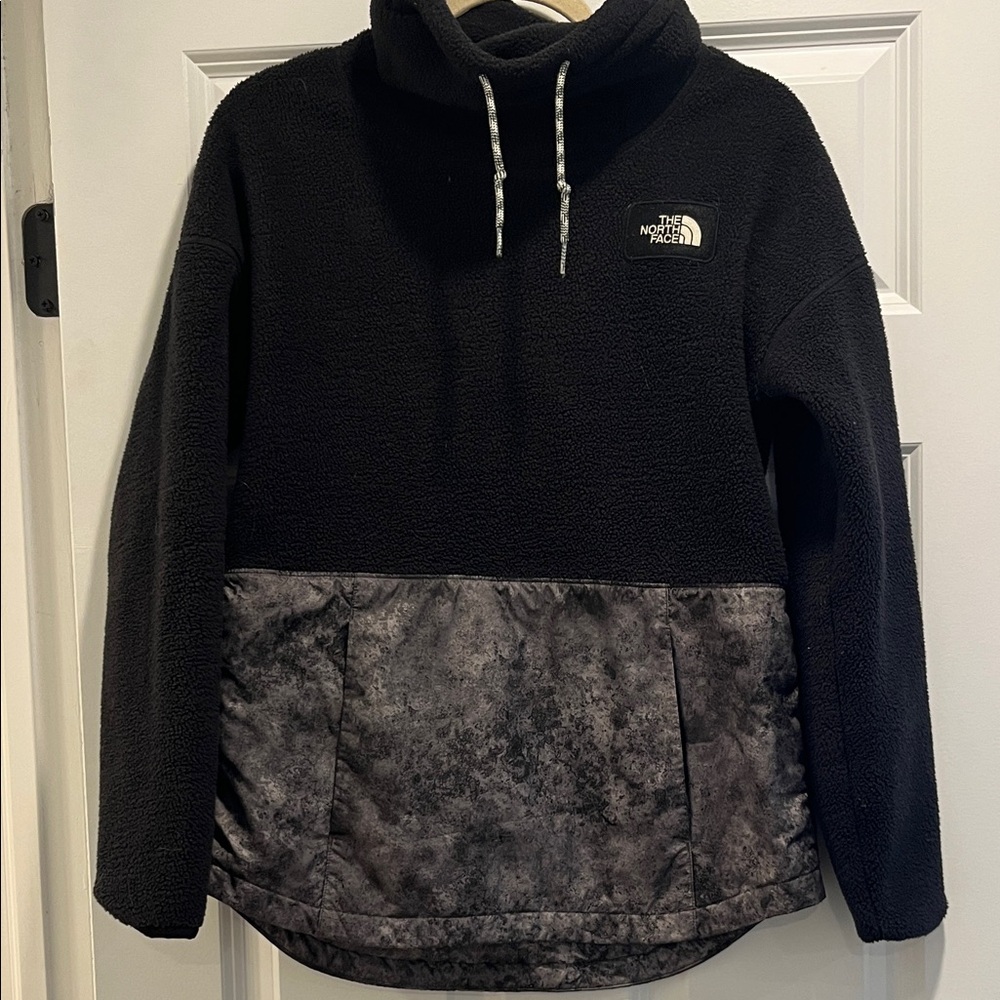 The North Face Black and Gray Fleece Pullover